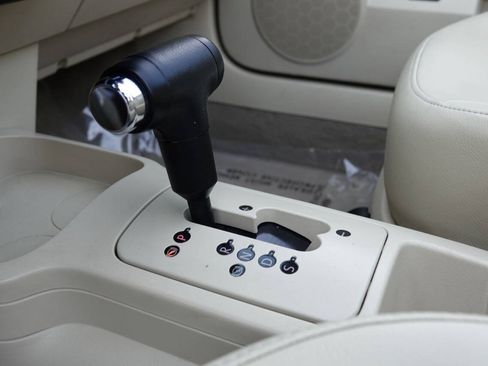 Used 2008 Volkswagen Beetle SE FWD image 79