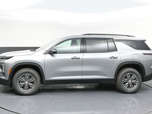 New 2026 Chevrolet Traverse LT w/ Driver Confidence Package AWD/4WD image 4