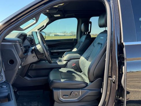 Certified 2022 Ford Expedition Platinum image 22