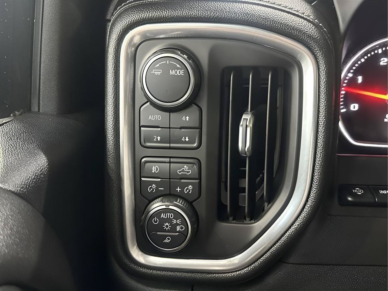 Used 2020 Chevrolet Silverado 3500 High Country w/ Z71 Off-Road Package AWD/4WD image 16