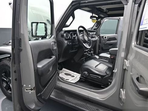 Used 2021 Jeep Wrangler Unlimited Sahara AWD/4WD image 15