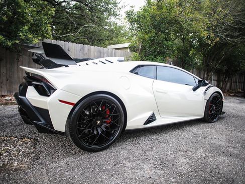 Used 2023 Lamborghini Huracan STO RWD image 7