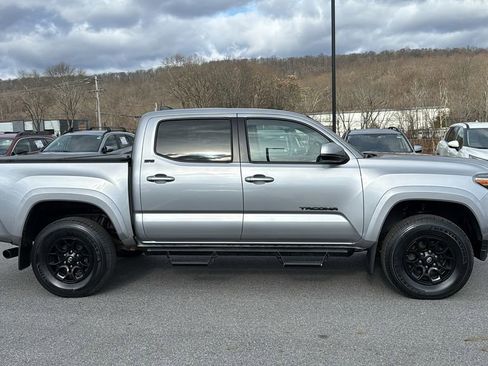 Used 2021 Toyota Tacoma SR5 image 2