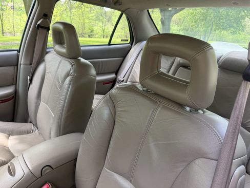 Used 2000 Buick Regal LS w/ Luxury Pkg FWD image 10