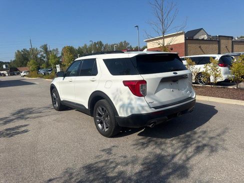 Used 2022 Ford Explorer XLT w/ Equipment Group 202A AWD/4WD image 4