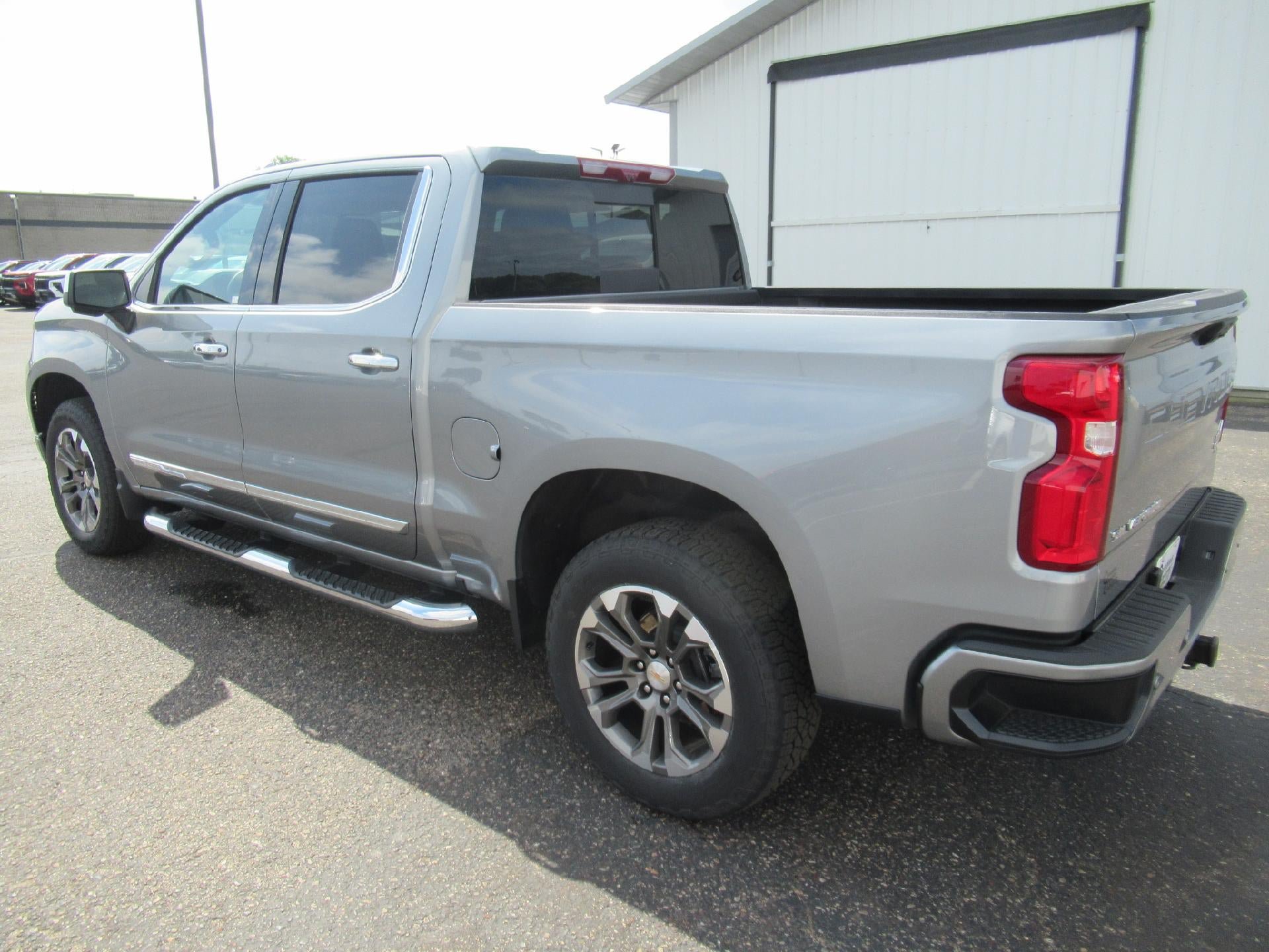 Certified 2025 Chevrolet Silverado 1500 High Country w/ Technology Package AWD/4WD image 7