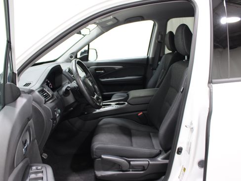 Used 2024 Honda Ridgeline Sport image 3
