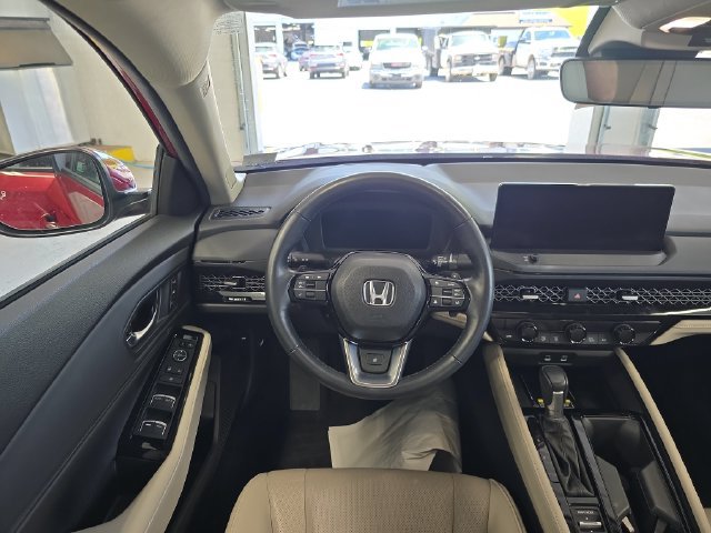 Used 2025 Honda Accord Touring image 12