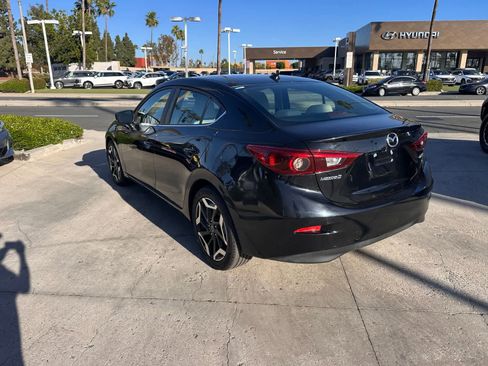 Used 2018 MAZDA MAZDA3 Grand Touring w/ Premium Equipment Package image 3
