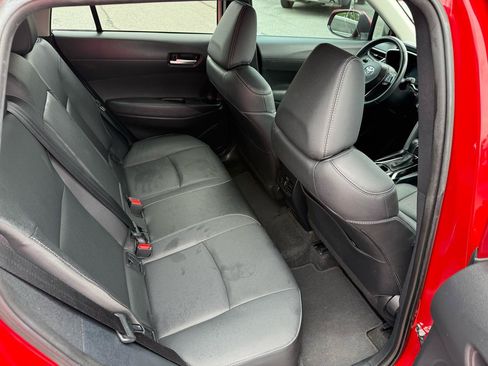 Used 2023 Toyota Corolla Cross XLE FWD image 16