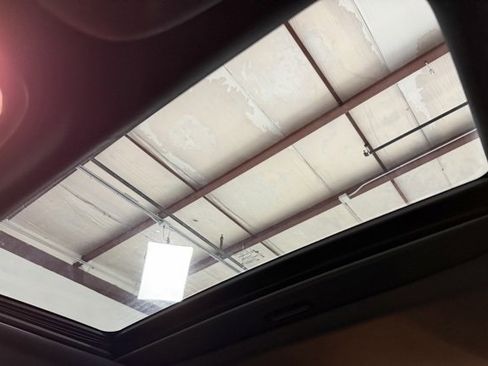 Used 2021 Jeep Grand Cherokee Limited image 25