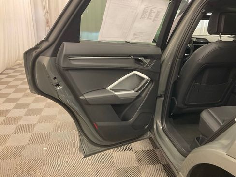 Used 2025 Audi Q3 2.0T Premium image 24