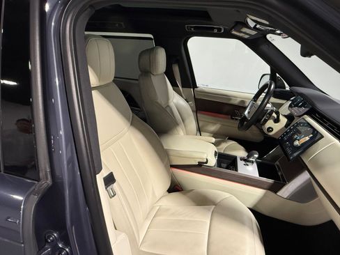Used 2025 Land Rover Range Rover Long Wheelbase SE AWD/4WD image 36