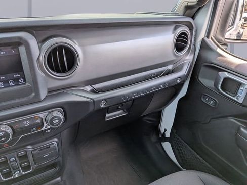 Used 2022 Jeep Wrangler Unlimited Sport AWD/4WD image 16
