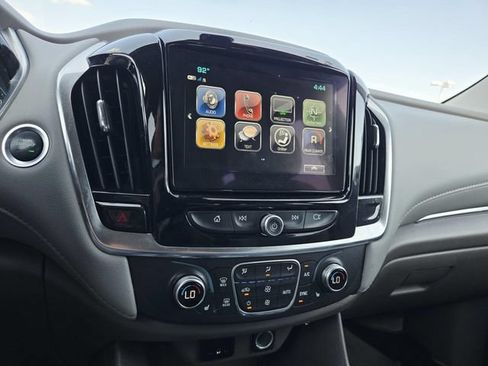 Used 2019 Chevrolet Traverse LT FWD image 11