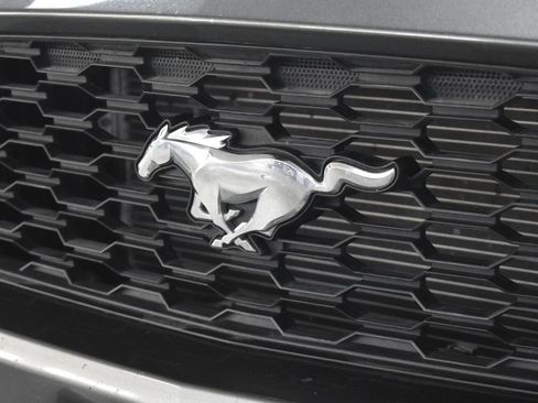 Used 2017 Ford Mustang Coupe image 25