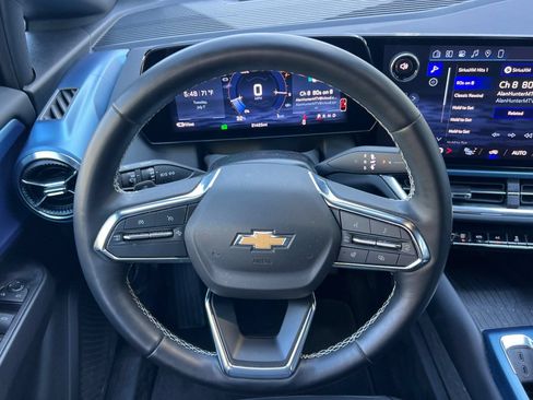 Used 2024 Chevrolet Equinox EV LT FWD image 17