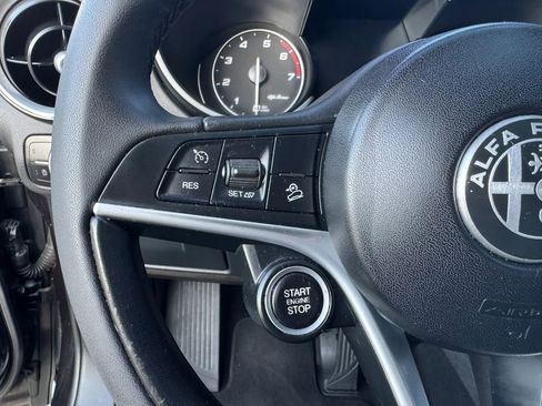 Used 2019 Alfa Romeo Stelvio RWD image 12