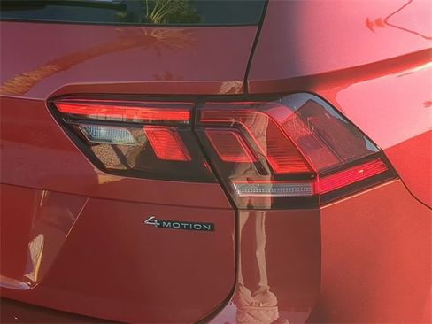 Certified 2024 Volkswagen Tiguan SE R-Line image 8