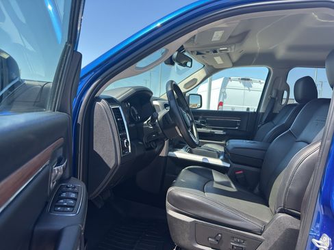 Used 2017 RAM 1500 Laramie w/ Convenience Group AWD/4WD image 12
