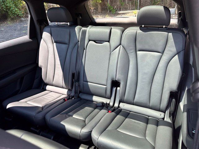 Used 2023 Audi Q7 2.0T Premium w/ Convenience Package AWD/4WD image 27