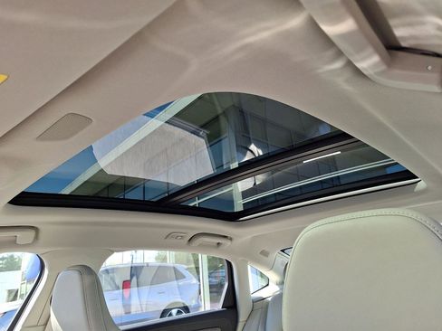 Certified 2024 Volvo S90 T8 Ultimate w/ Lounge Package AWD/4WD image 15