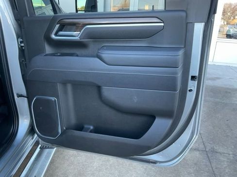 Used 2025 Chevrolet Silverado 2500 LT w/ Convenience Package image 23