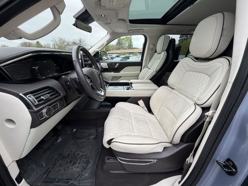 Used 2018 Lincoln Navigator Black Label AWD/4WD image 12