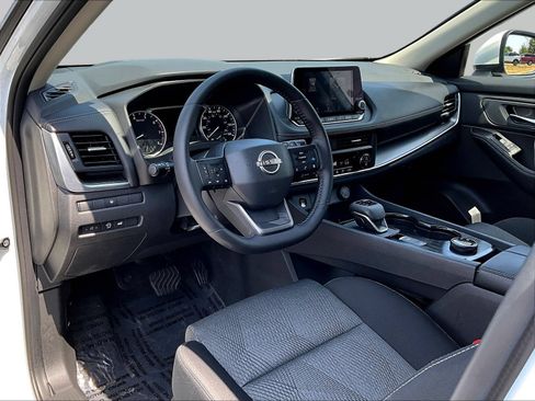 Certified 2026 Nissan Rogue SV AWD/4WD image 20