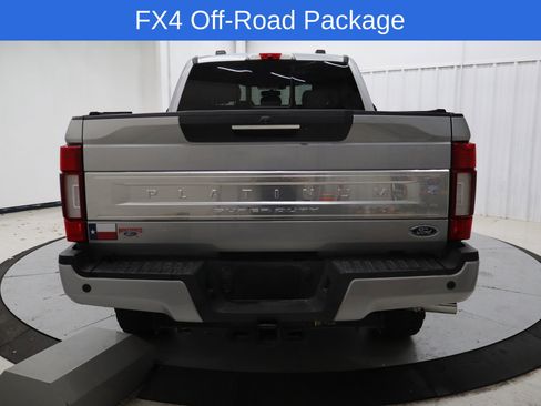 Certified 2022 Ford F250 Platinum w/ FX4 Off-Road Package AWD/4WD image 3