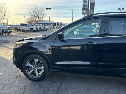 Used 2017 Ford Escape SE w/ SE Leather Comfort Package image 7
