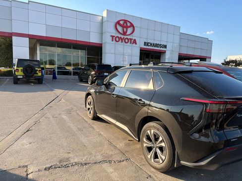 Used 2025 Toyota bZ4X FWD w/ Weather Package image 6