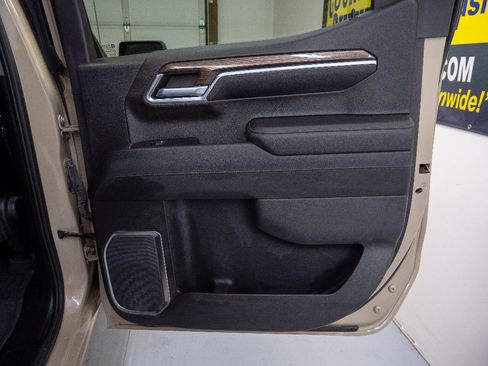 Used 2023 Chevrolet Silverado 1500 LT Trail Boss w/ Protection Package AWD/4WD image 12