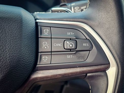 Certified 2022 Jeep Grand Cherokee L Limited image 24