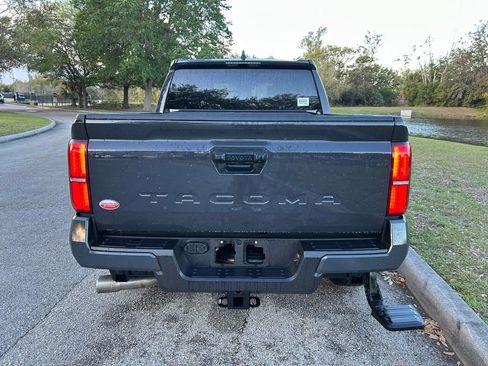 Certified 2025 Toyota Tacoma TRD Sport image 4