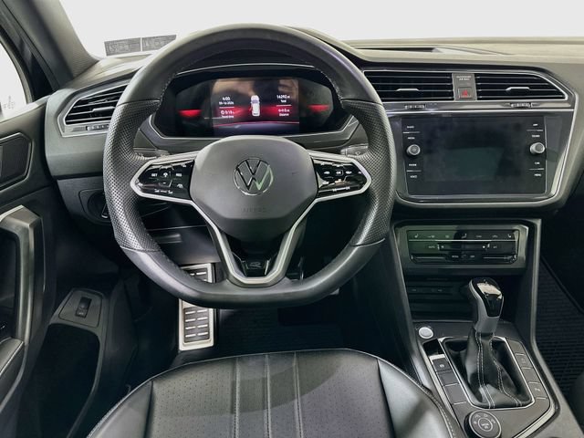Certified 2024 Volkswagen Tiguan SE R-Line AWD/4WD image 22