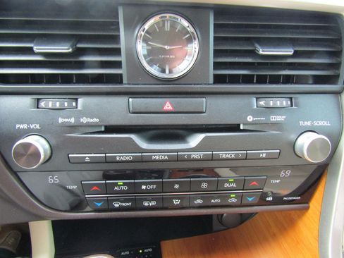 Used 2019 Lexus RX 350 AWD w/ Navigation Package image 31