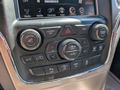 Used 2014 Jeep Grand Cherokee Limited w/ Luxury Group II image 27