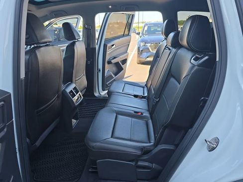 Used 2023 Volkswagen Atlas SE FWD image 16