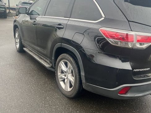 Used 2015 Toyota Highlander Limited Platinum FWD image 2