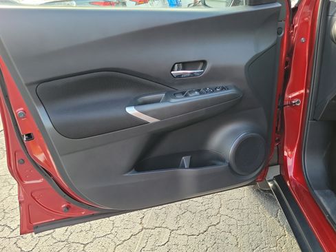 Certified 2021 Nissan Kicks SV FWD image 17