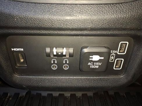 Used 2019 Honda Pilot Touring image 29