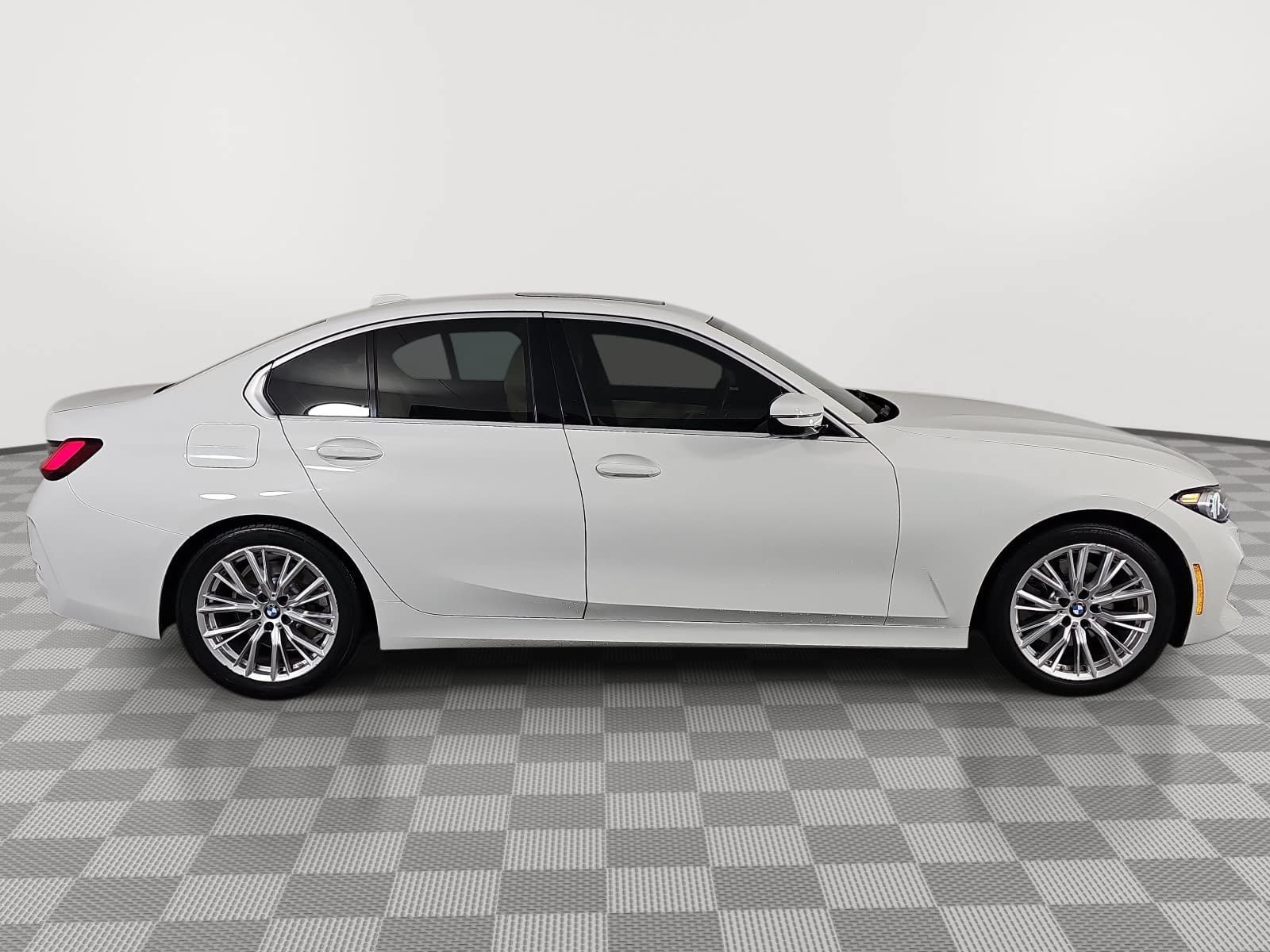 Used 2024 BMW 330i Sedan w/ Convenience Package RWD image 9