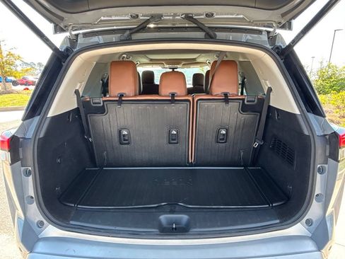 Used 2022 Nissan Pathfinder Platinum w/ Cargo Package AWD/4WD image 46