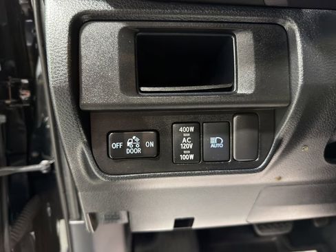 Used 2019 Toyota Tacoma TRD Sport w/ Technology Package image 22