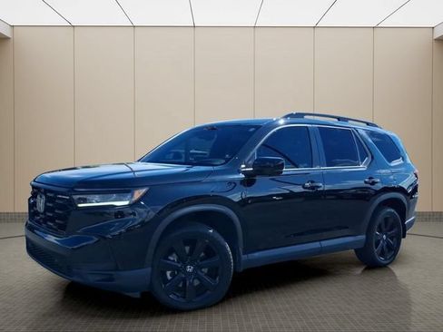 Used 2025 Honda Pilot Black Edition image 2