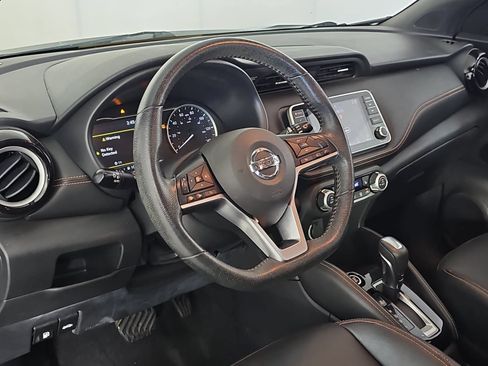 Used 2020 Nissan Kicks SR w/ SR Premium Package FWD image 14