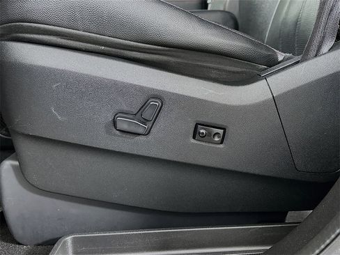 Used 2020 Dodge Grand Caravan GT image 19