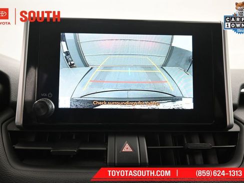 Used 2025 Toyota RAV4 XLE AWD/4WD image 18