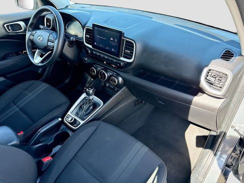 Used 2025 Hyundai Venue SEL FWD image 27